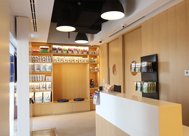 Modern Vet JLT reception